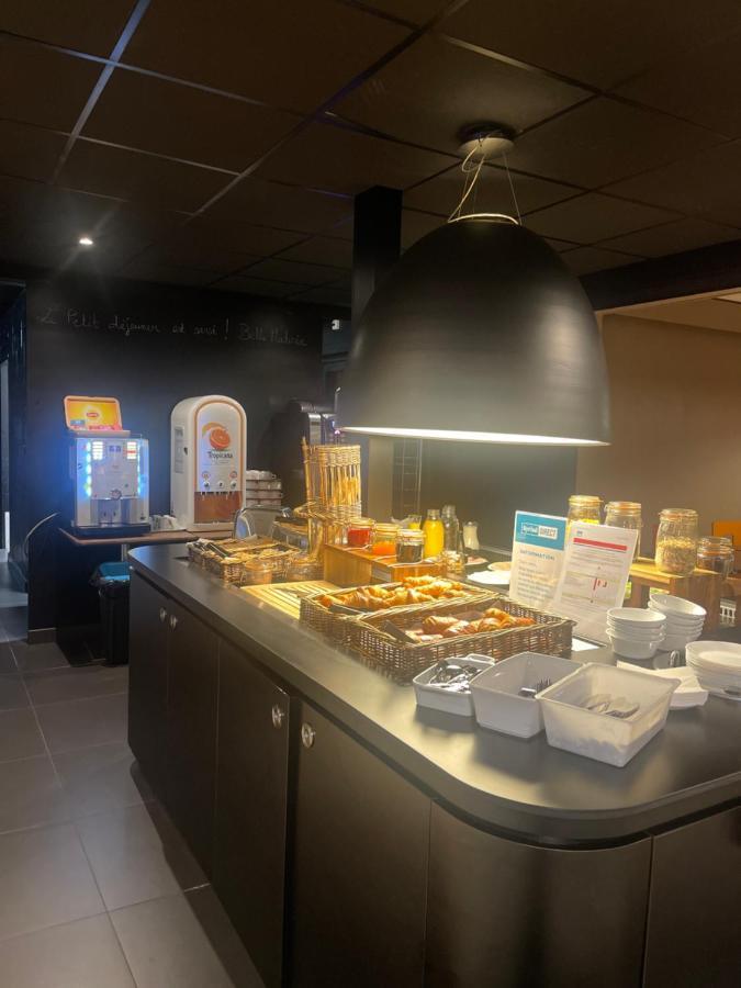 Kyriad Direct Montpellier St Jean De Vedas - La Peyriere サン・ジャン・ド・ヴェダ エクステリア 写真